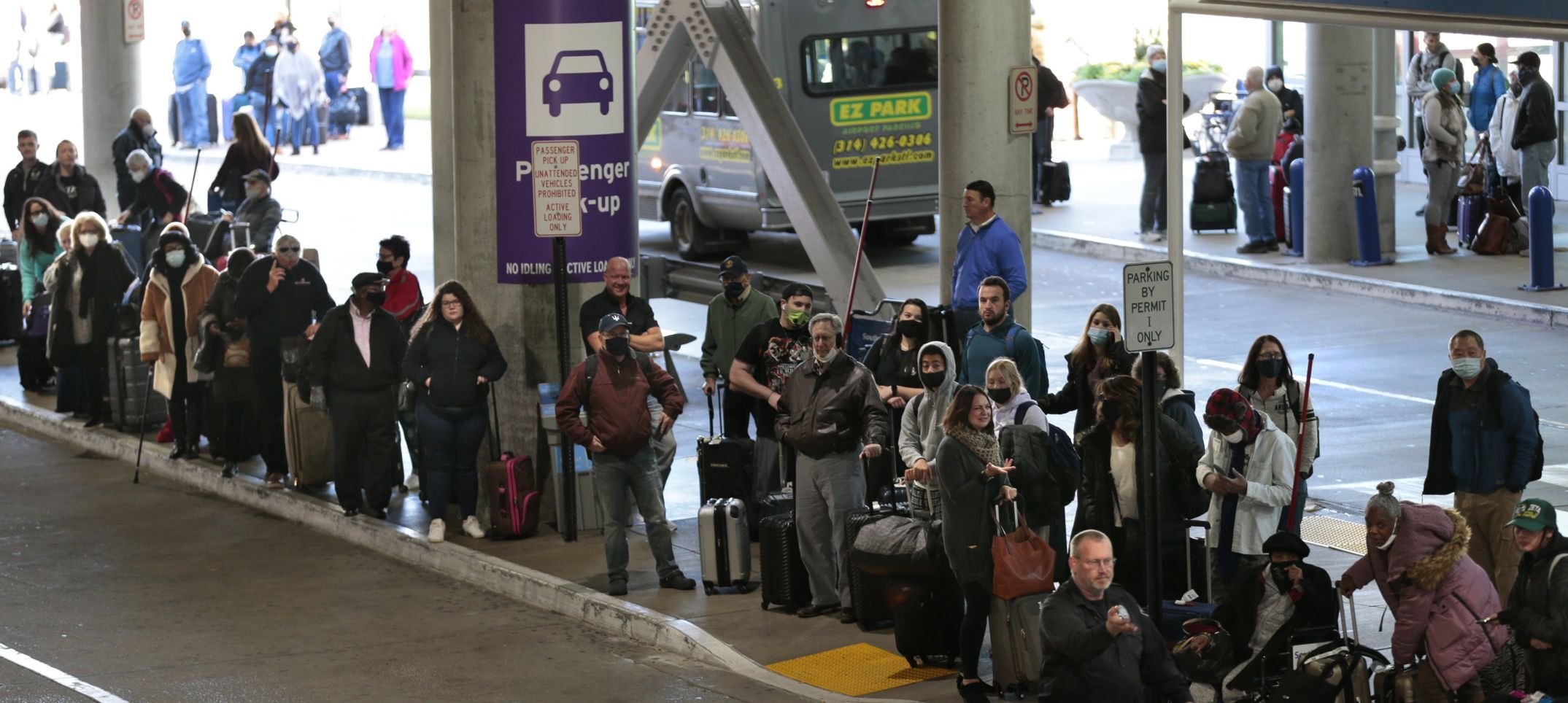 Thanksgiving travelers on the move